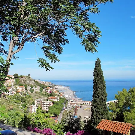 Casa vacanze Entre Collines Et Mar By Interhome